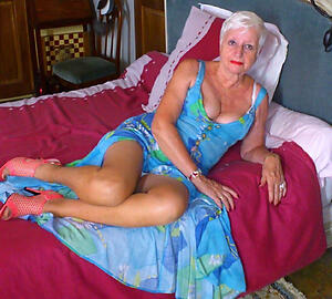 naked pics of beautiful cougar granny