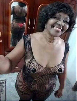 free pics of sexy revealed older black women