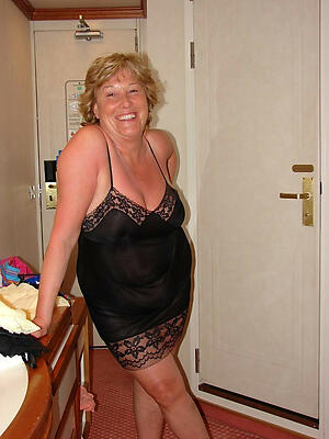 xxx pictures for bonny sexy granny in lingerie
