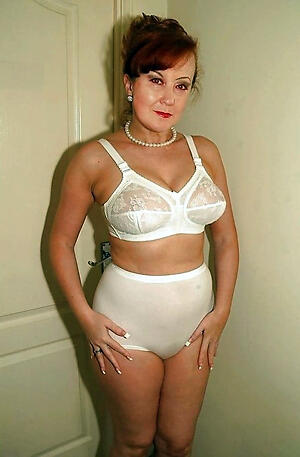 palpitate sexy granny lingerie hot pics