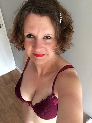 divest selfshots older women amateur pics