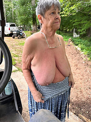 free saggy tit grannies stark naked pics