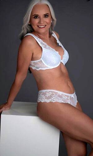 sexy mature granny gilf lingerie porn pics