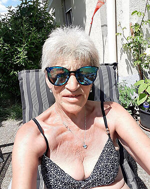 off colour 70 granny pussy pussy pics