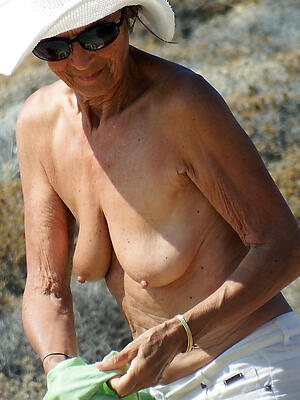 a 70 with an increment of granny shows us her naked pussy
