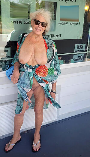 porn downcast hot grannies