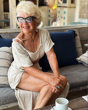 photoshooting with erotic doyen ladies