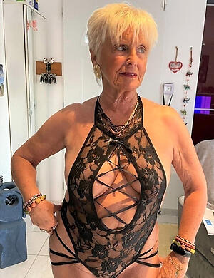 hot elder statesman cougar porn pics