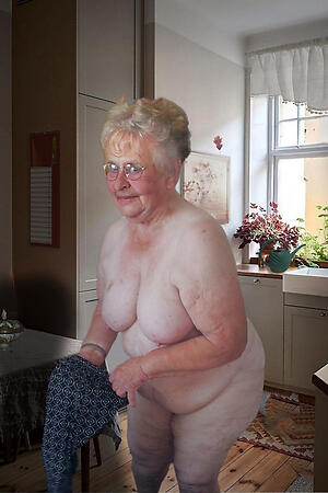 NL hot mature gilfs show off