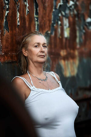 hot beautiful doyen column naked porn pics