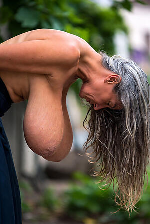 photoshooting with off colour old honcho granny