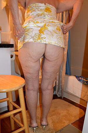 amateur grannies fat butt porn pics
