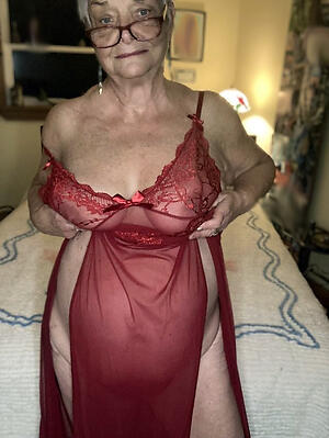 photoshooting with naked hot grandmas