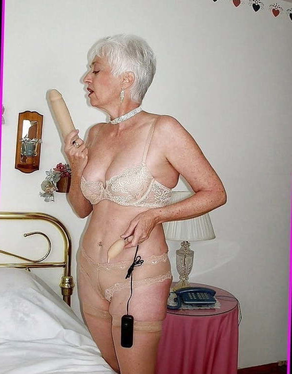 Extravagant Granny Lingerie Photos MatureGrannyPus